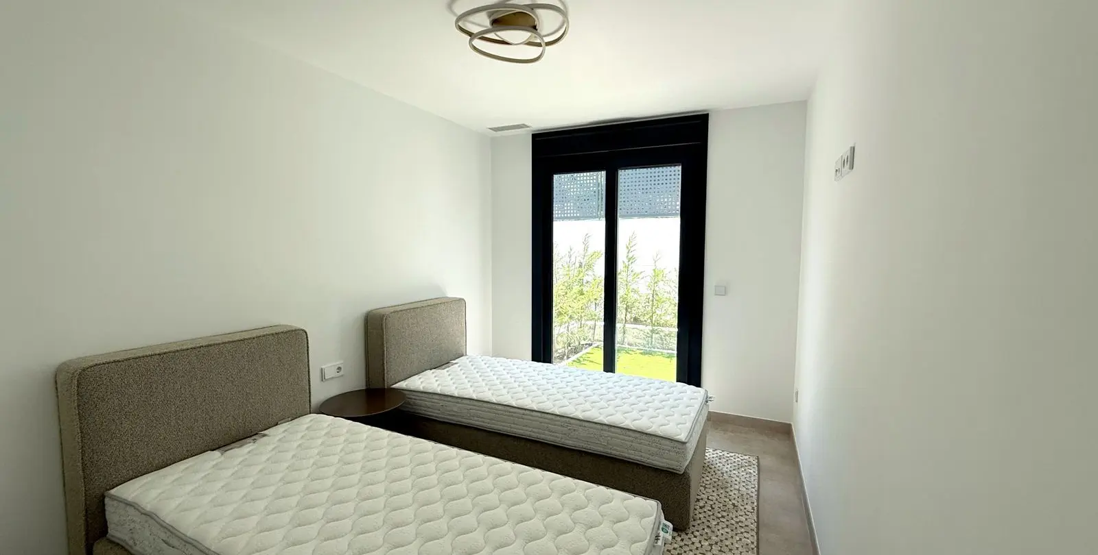 Long-term rent of ground floor apartment in Atalaya 10