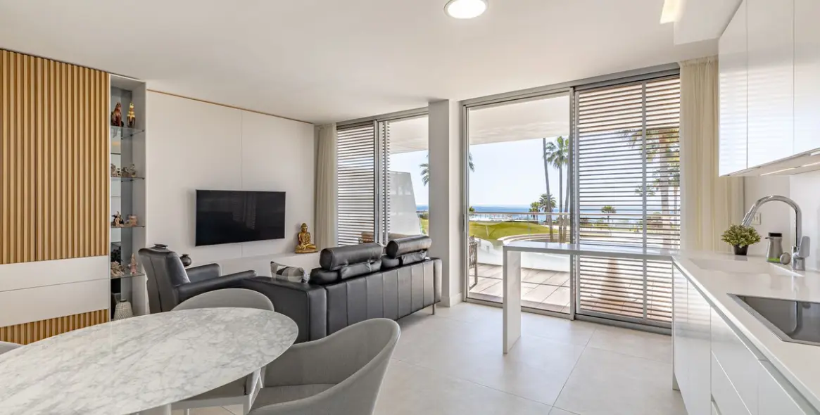 Продажа апартаментов на среднем этаже в Estepona 3