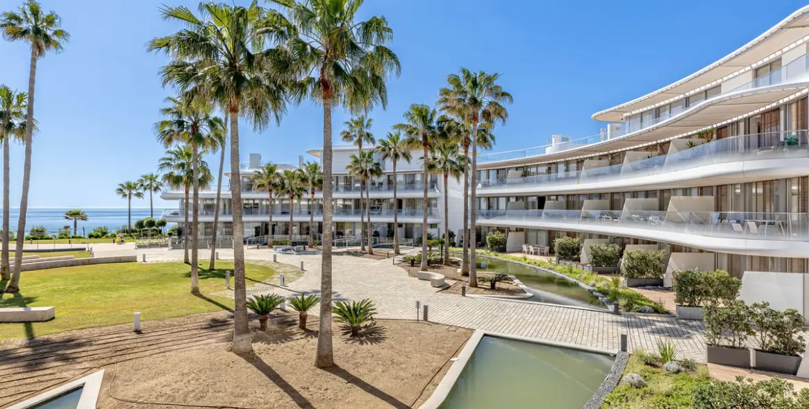 Продажа апартаментов на среднем этаже в Estepona 8