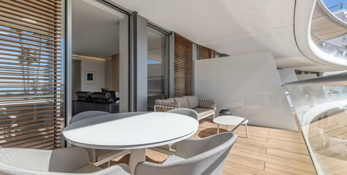 Продажа апартаментов на среднем этаже в Estepona 10