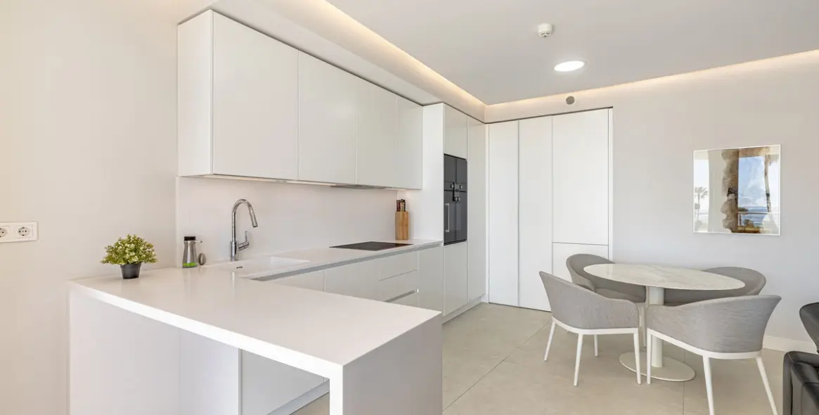 Продажа апартаментов на среднем этаже в Estepona 16