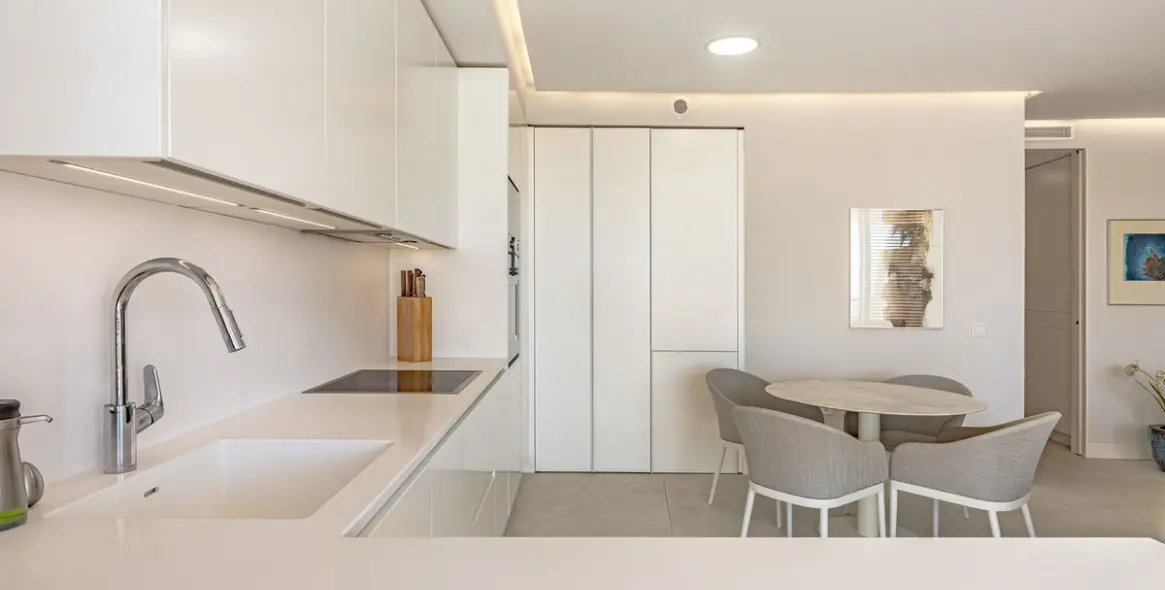 Продажа апартаментов на среднем этаже в Estepona 17