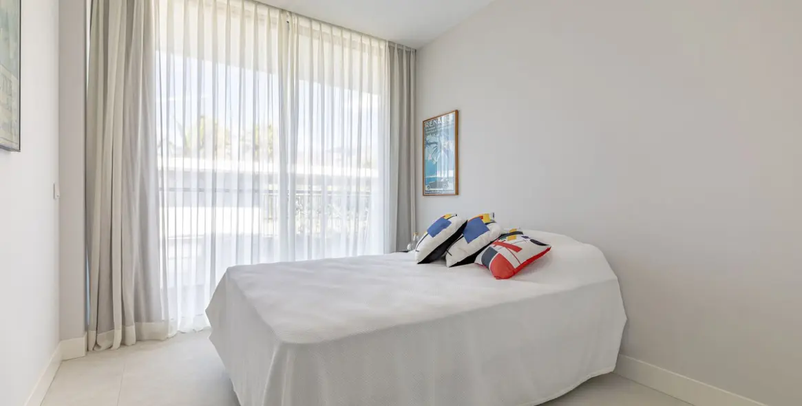 Продажа апартаментов на среднем этаже в Estepona 19