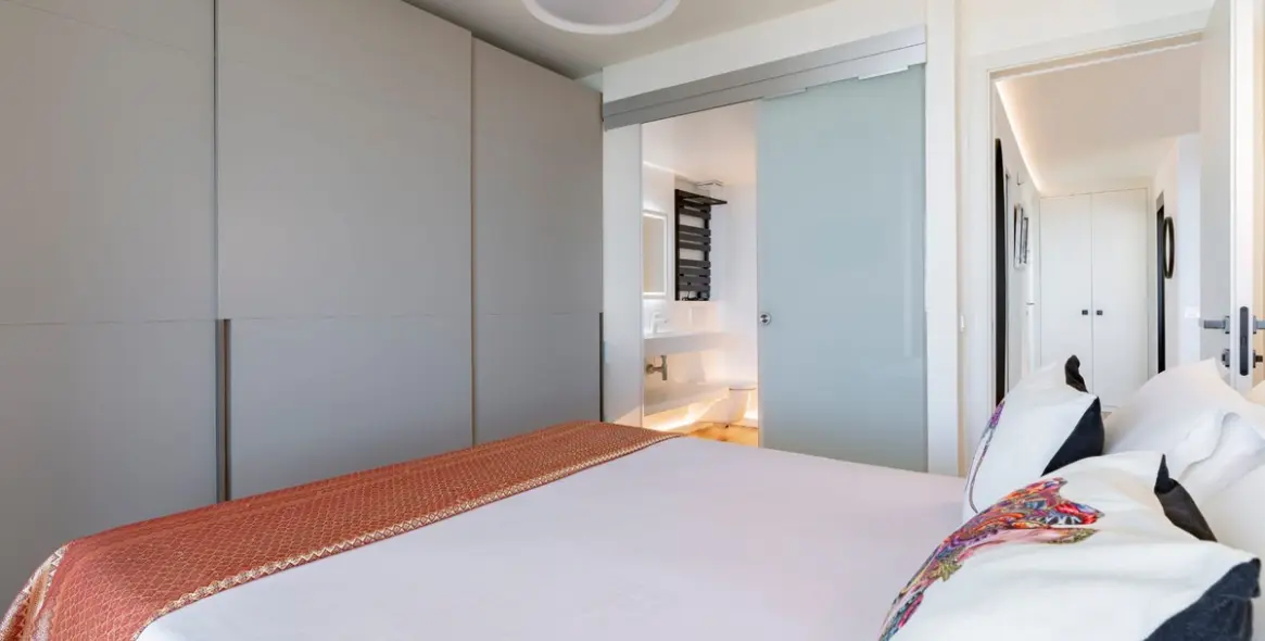 Venta de apartamento en planta media en Torre Real 6