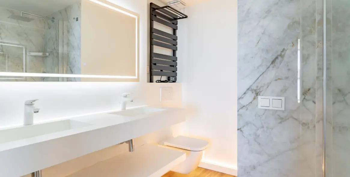 Venta de apartamento en planta media en Torre Real 12