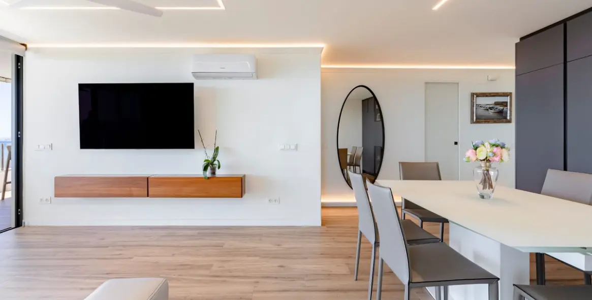 Venta de apartamento en planta media en Torre Real 17