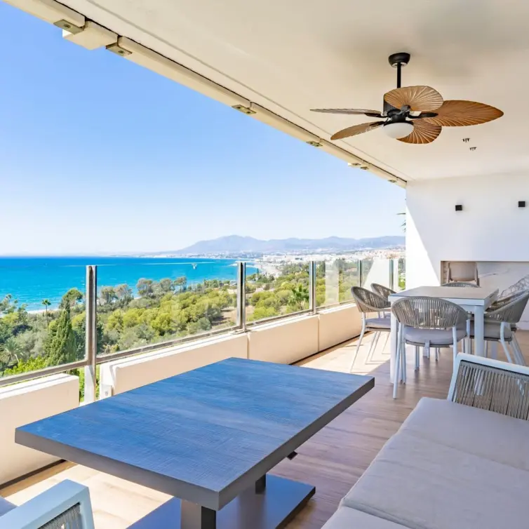 Venta de apartamento en planta media en Torre Real