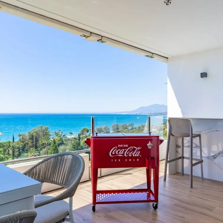Venta de apartamento en planta media en Torre Real