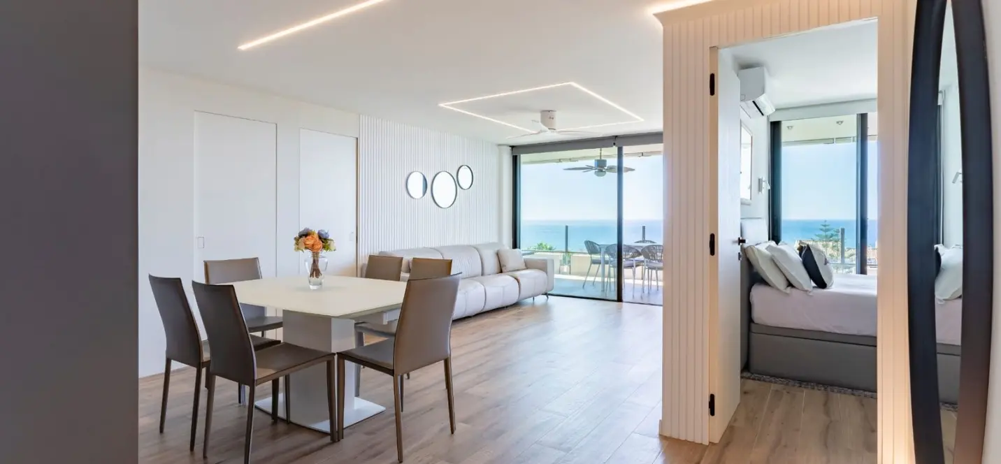 Venta de apartamento en planta media en Torre Real 2