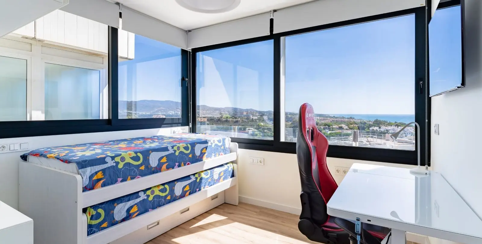 Venta de apartamento en planta media en Torre Real 7