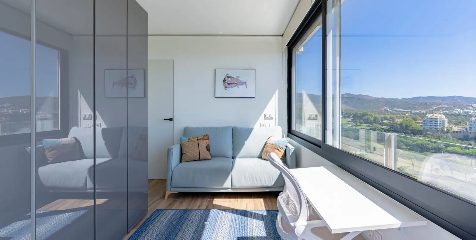 Venta de apartamento en planta media en Torre Real 9