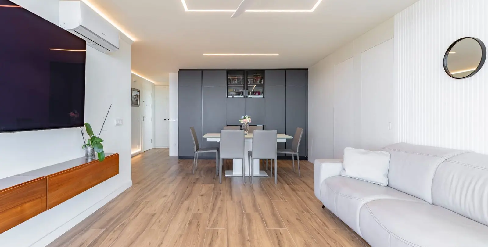 Venta de apartamento en planta media en Torre Real 21