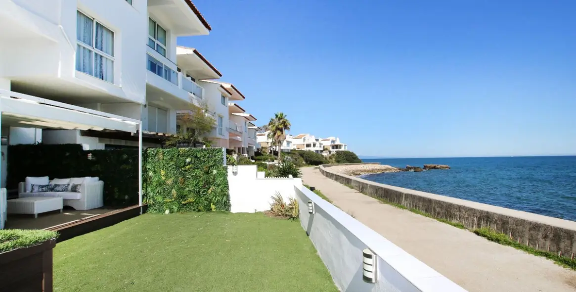 Sale of duplex in Estepona 4