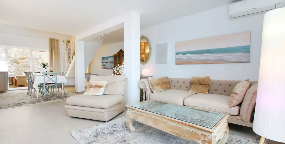 Sale of duplex in Estepona 12