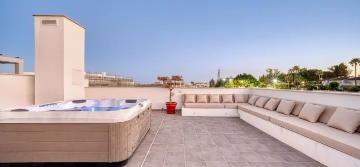 Venta de ático dúplex en San Pedro de Alcántara 4