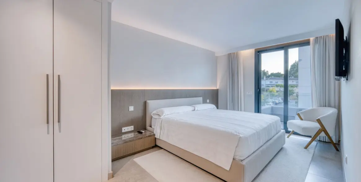 Продажа двухуровневого пентхауса в San Pedro de Alcántara 17