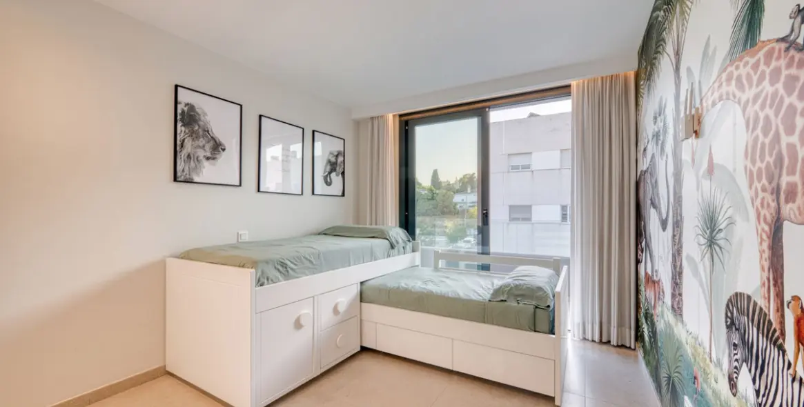 Продажа двухуровневого пентхауса в San Pedro de Alcántara 28