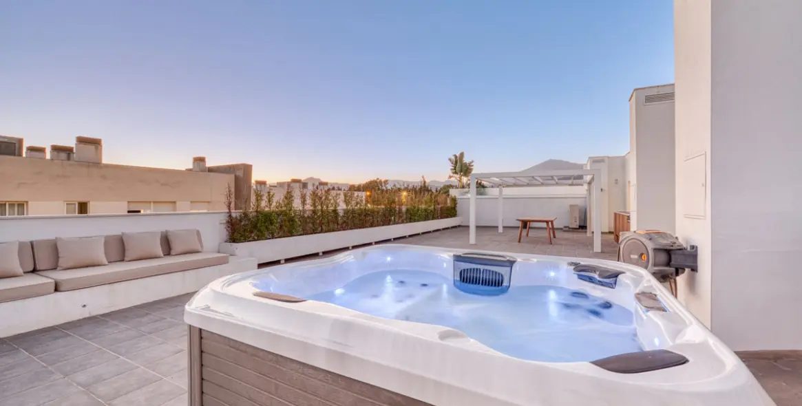 Продажа двухуровневого пентхауса в San Pedro de Alcántara 39