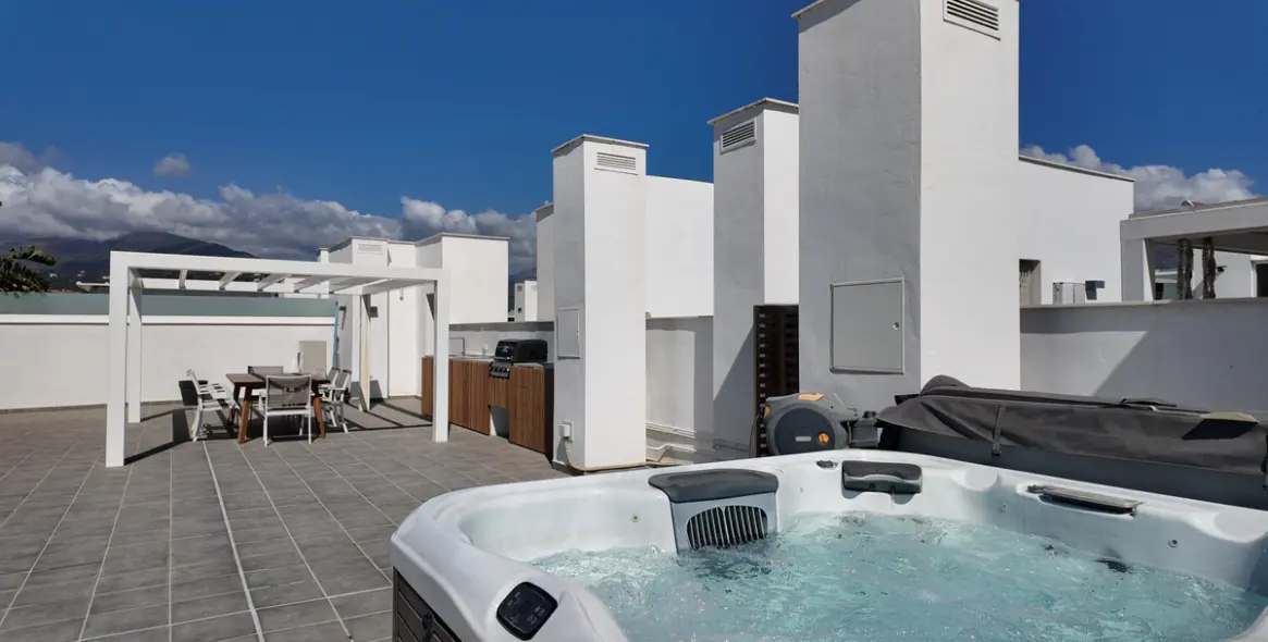 Продажа двухуровневого пентхауса в San Pedro de Alcántara 47