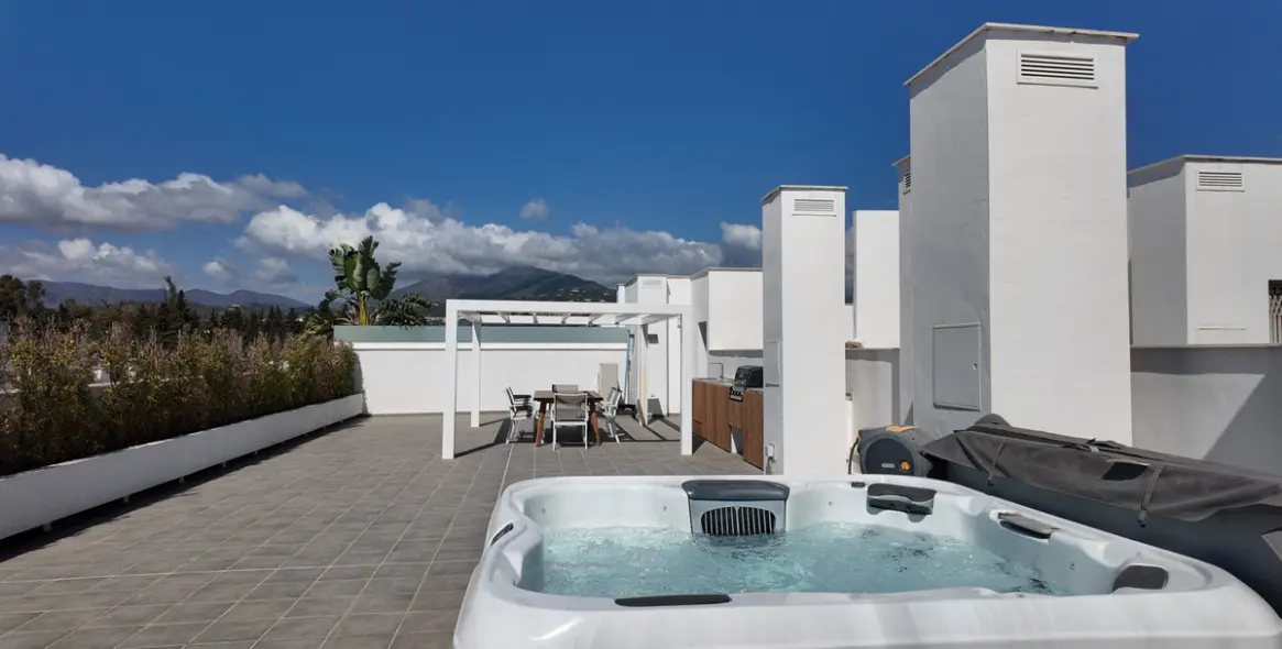 Продажа двухуровневого пентхауса в San Pedro de Alcántara 48