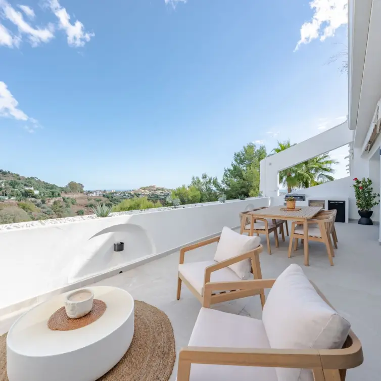 Sale of middle floor apartment in La Quinta