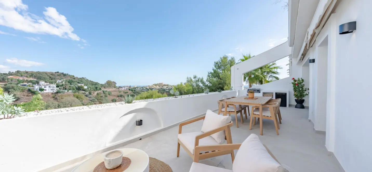 Sale of middle floor apartment in La Quinta 0