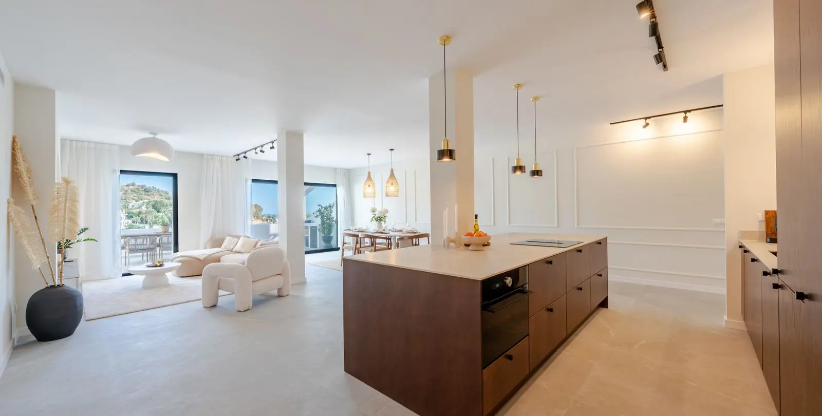 Venta de apartamento en planta media en La Quinta 4