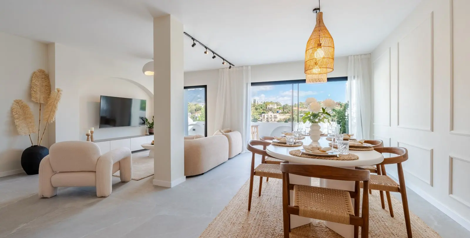 Venta de apartamento en planta media en La Quinta 6