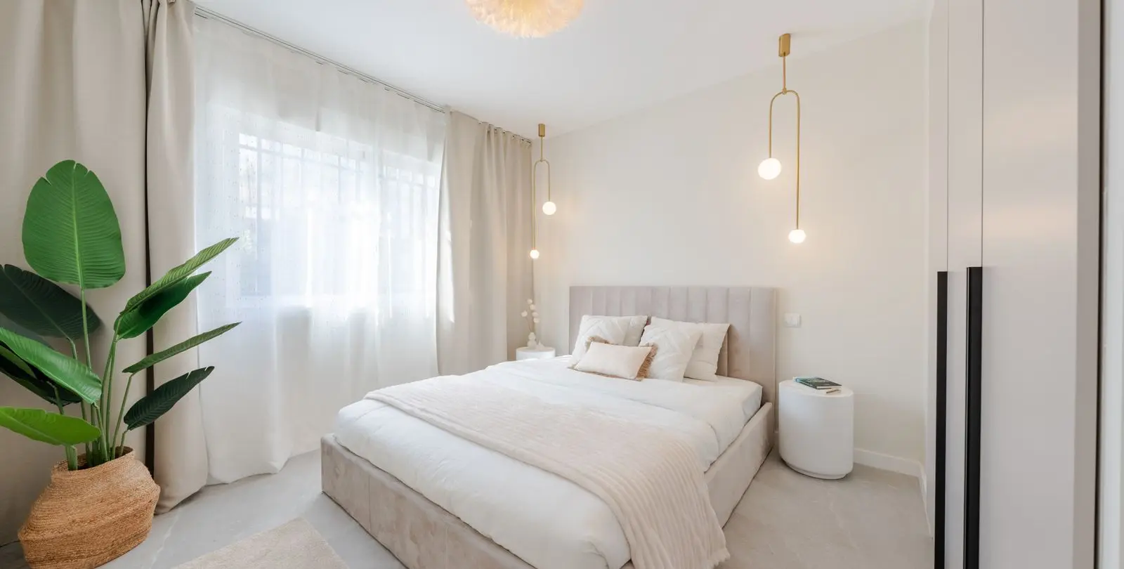 Venta de apartamento en planta media en La Quinta 18