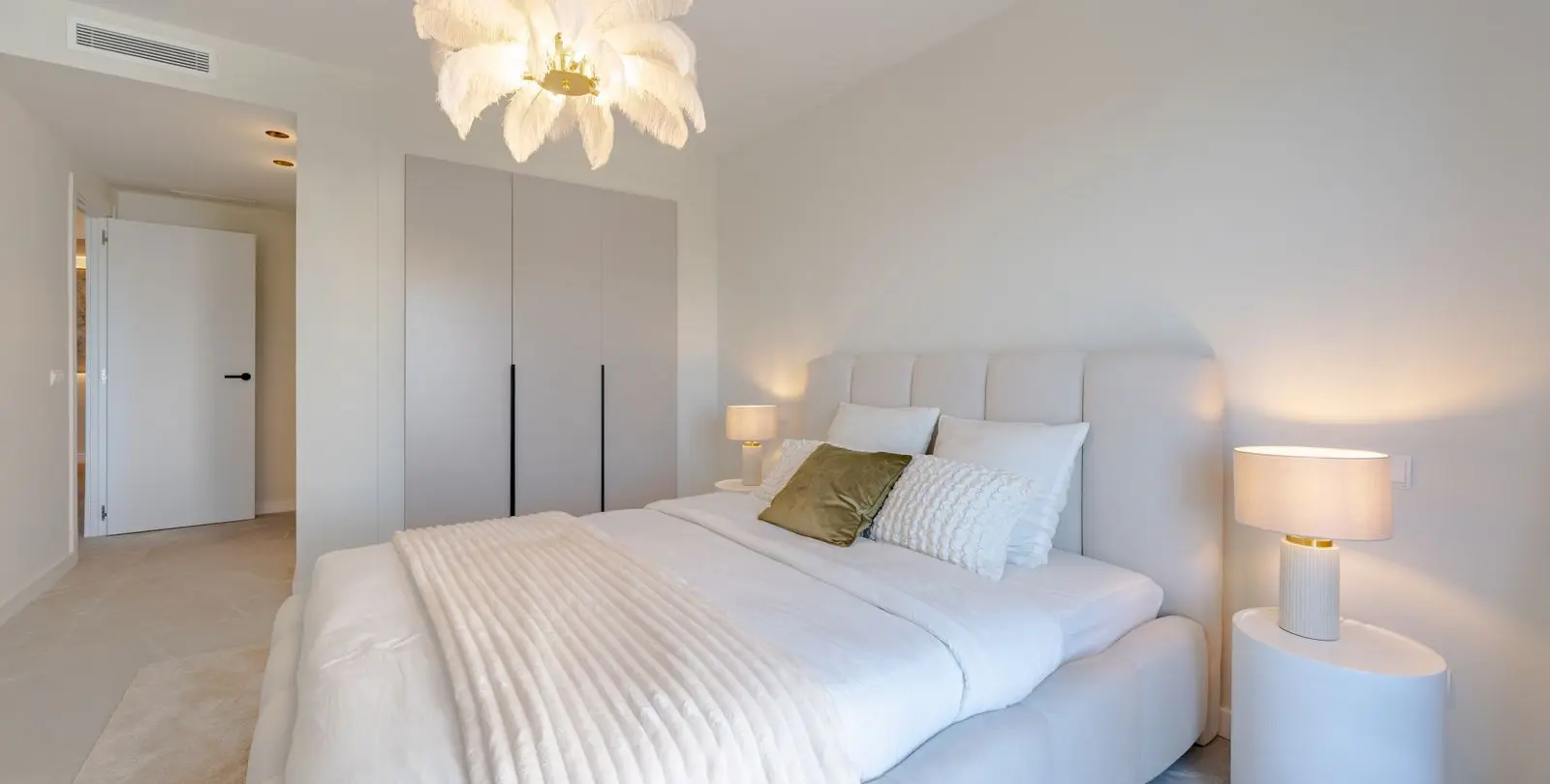 Venta de apartamento en planta media en La Quinta 22