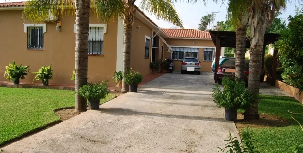 Продажа  отдельно стоящей виллы в Alhaurín de la Torre 21