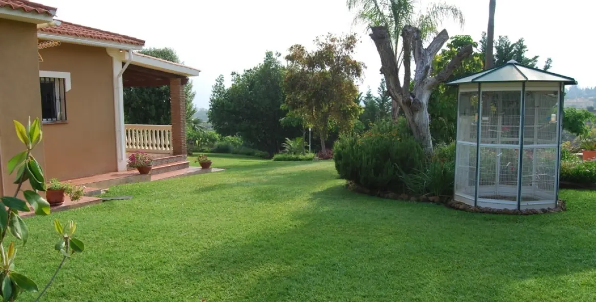 Продажа  отдельно стоящей виллы в Alhaurín de la Torre 23