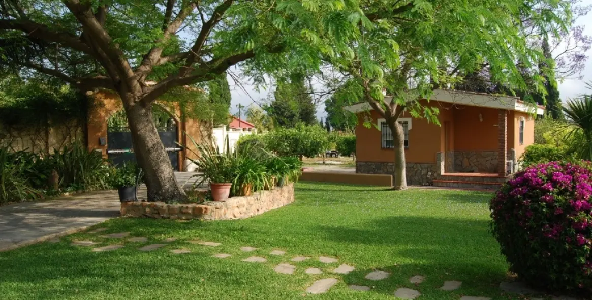 Продажа  отдельно стоящей виллы в Alhaurín de la Torre 24