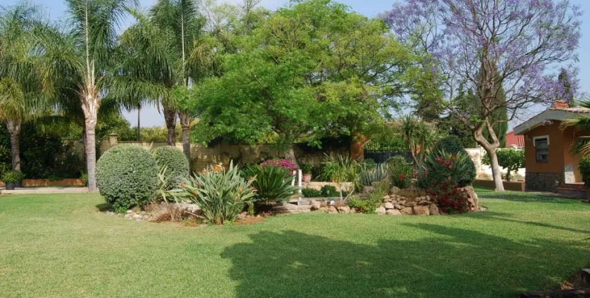 Продажа  отдельно стоящей виллы в Alhaurín de la Torre 31