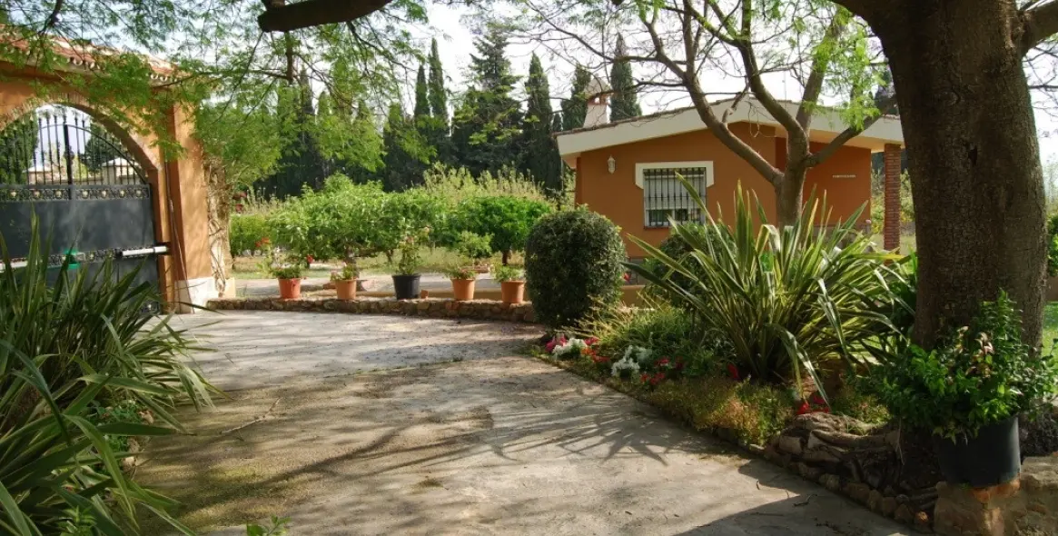 Продажа  отдельно стоящей виллы в Alhaurín de la Torre 35