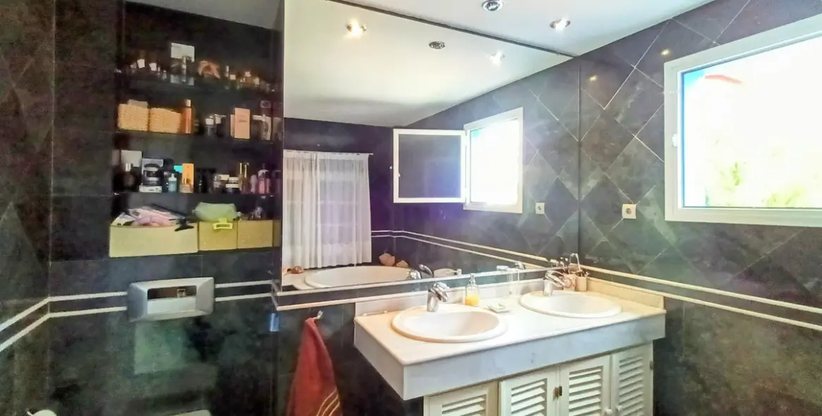 Sale of semi-detached house in Guadalmar 18