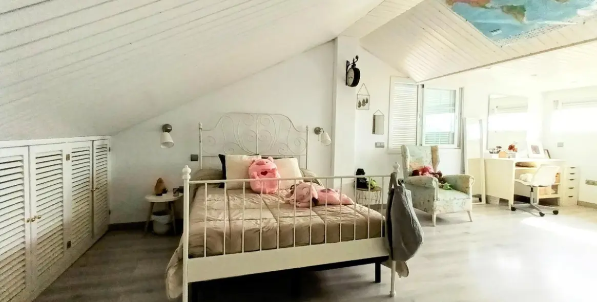 Продажа дома на две семьи в Guadalmar 29