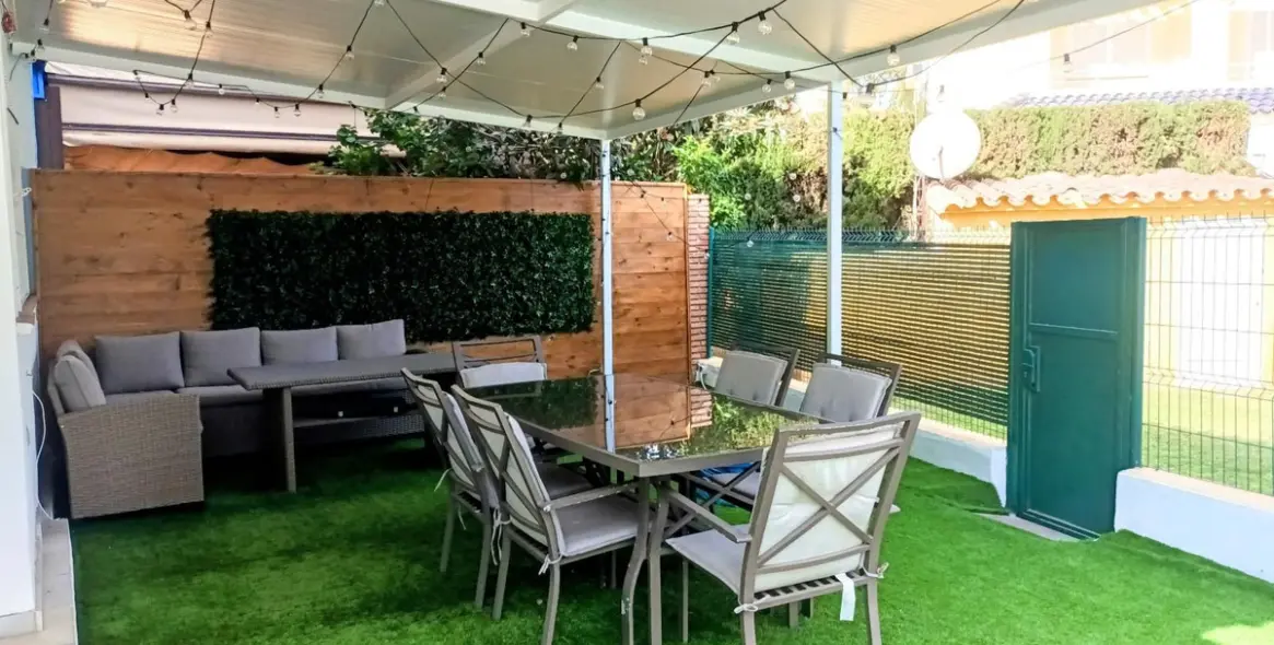 Продажа дома на две семьи в Guadalmar 40