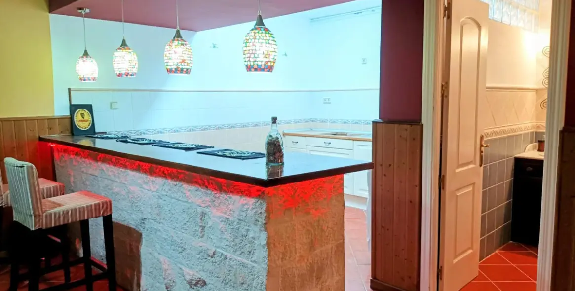 Продажа дома на две семьи в Guadalmar 47