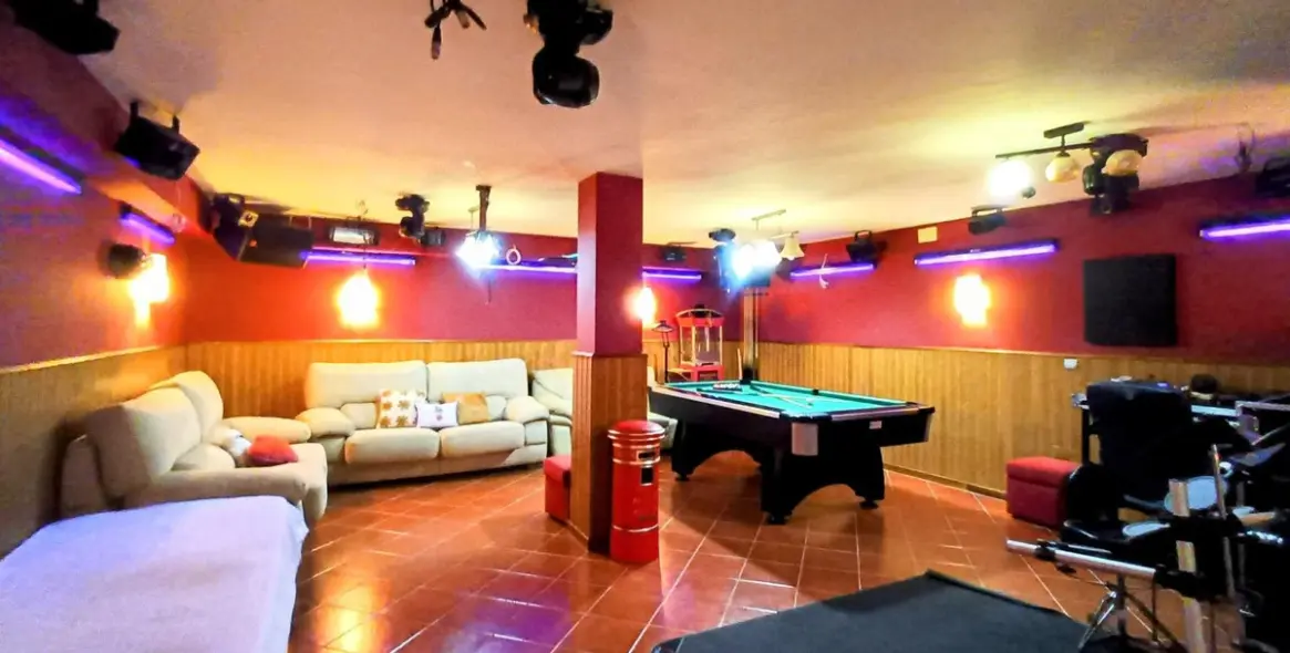 Продажа дома на две семьи в Guadalmar 50