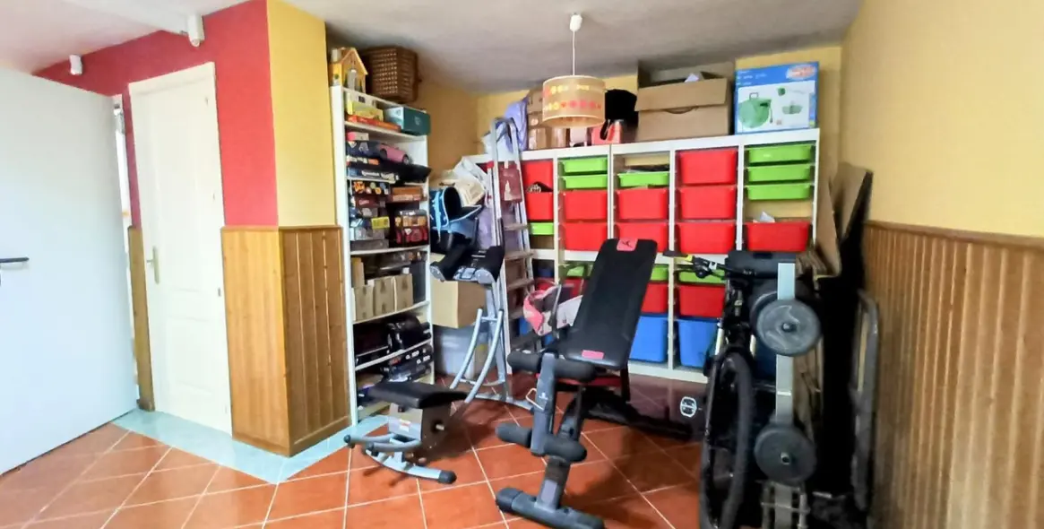 Продажа дома на две семьи в Guadalmar 51