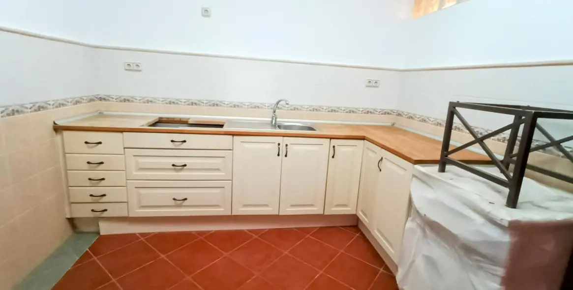 Продажа дома на две семьи в Guadalmar 52