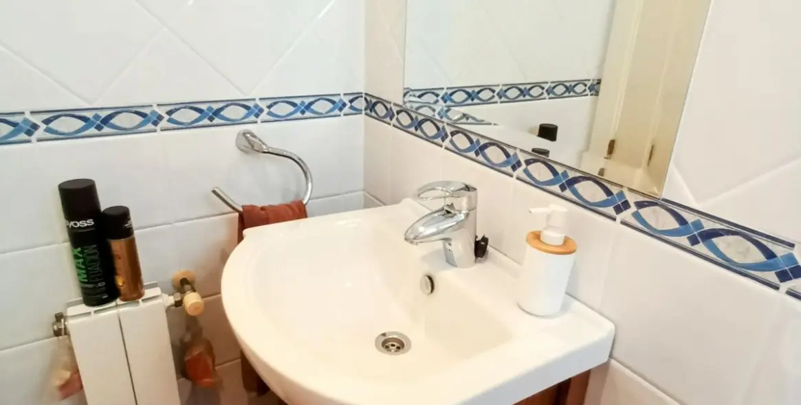 Продажа дома на две семьи в Guadalmar 56