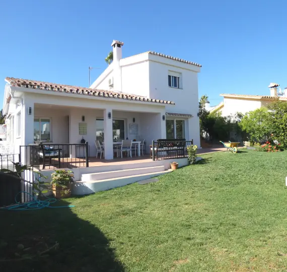 Oтдельно стоящая вилла R4237291