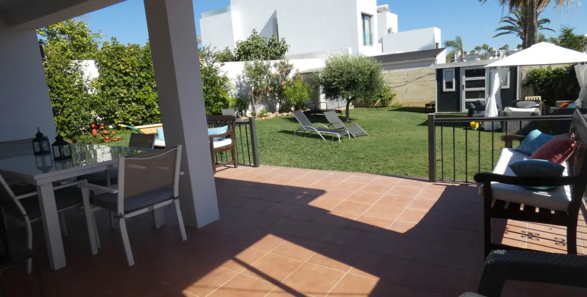 Продажа  отдельно стоящей виллы в San Pedro de Alcántara (район San Pedro de Alcántara) 4