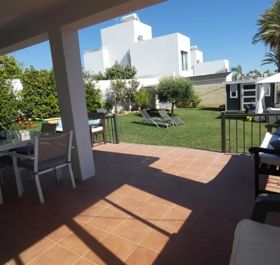 Oтдельно стоящая вилла R4237291