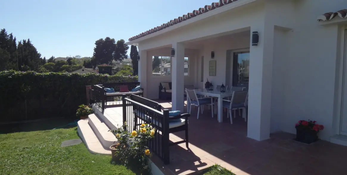 Продажа  отдельно стоящей виллы в San Pedro de Alcántara (район San Pedro de Alcántara) 5