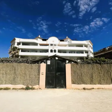 Sale of middle floor apartment in Puerto Banús