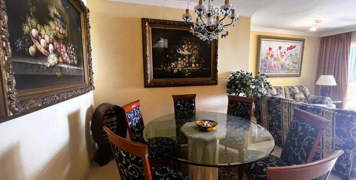 Sale of middle floor apartment in Puerto Banús 20