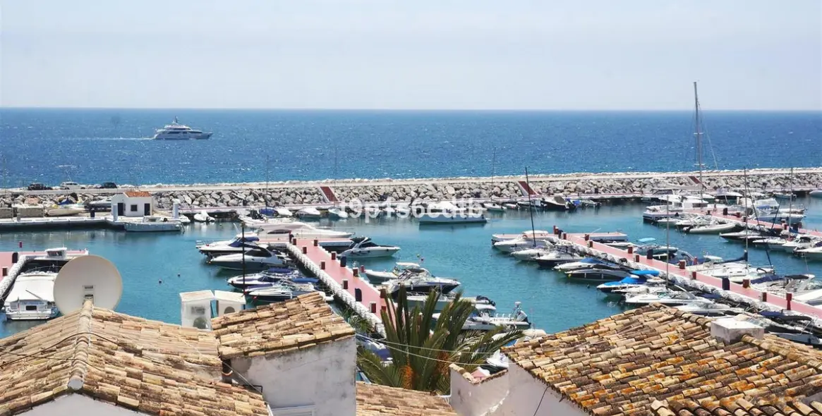 Долгосрочная аренда апартаментов на среднем этаже в Marbella (район Puerto Banús) 2